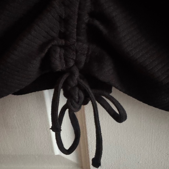 Livi by Lane Bryant Black Ruched V-Neck Blouse - Picture 2 of 4